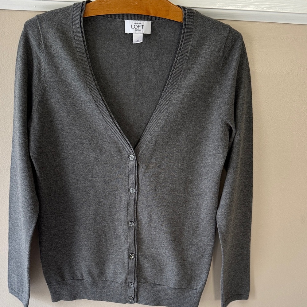 LOFT Women's Charcoal Gray V-Neck Button Cardigan & Deep Rose 3/4 sleeves shirt - Picture 3 of 8